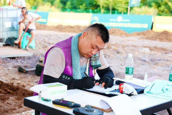 宏牛操盘 田野考古13年 滕杰臣：每一铲都付出了平等的努力｜大国工匠·文物医生