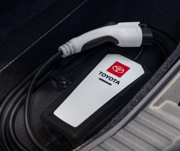 聚创配资 丰田将在日本推出自研家用电动汽车充电器